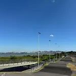 Apartamento A 100 Metros Da Praia Em Jardim Camburi