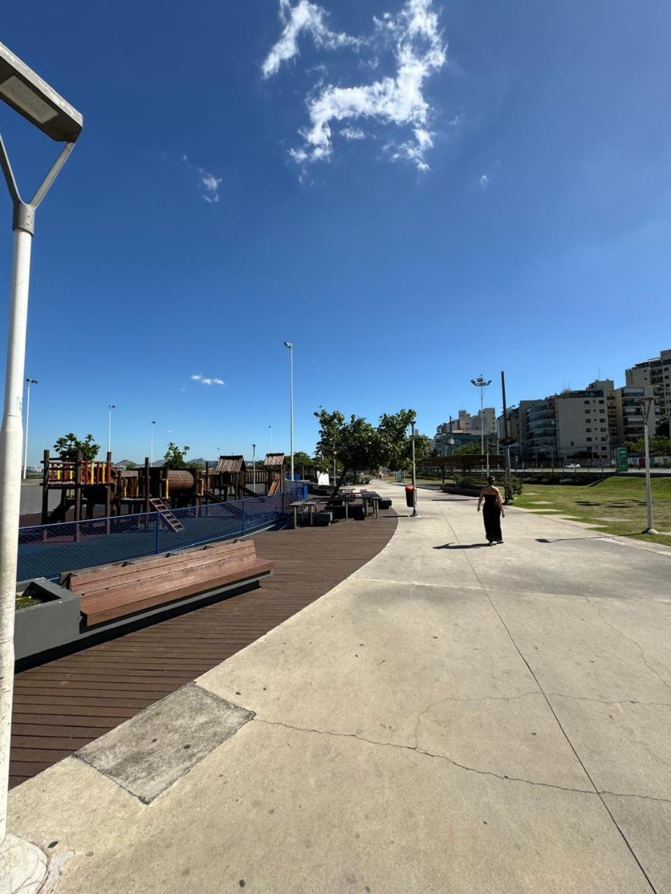 A 100 Metros Da Em Jardim Camburi *