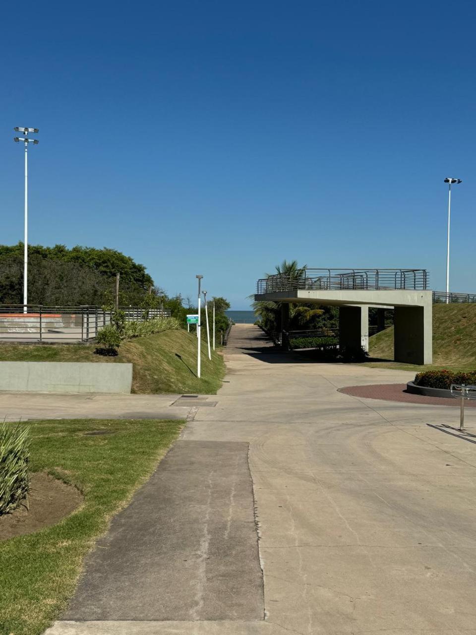 A 100 Metros Da Em Jardim Camburi Vitória